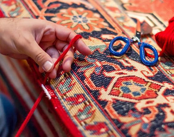 خدمات تخصصی و حرفه ای رفوی فرش در قالیشویی اراک